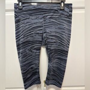 Athleta Inside Track Knicker Crop Leggings Pants Gray Women's Medium